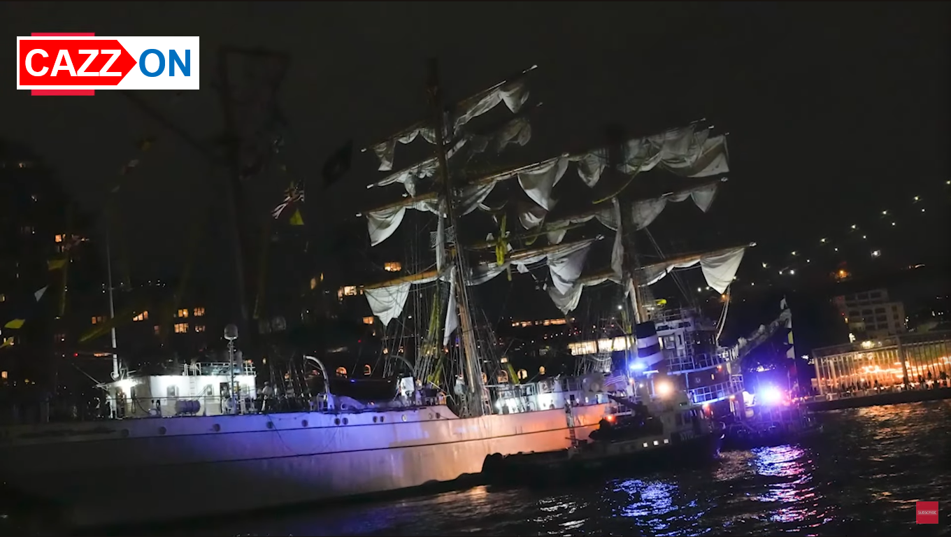 Mexican Navy Ship Strikes Brooklyn Bridge